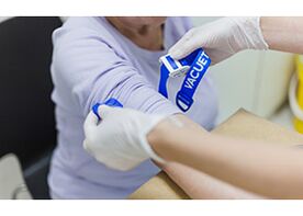 Om diabetes te diagnosticeren, is het noodzakelijk om een ​​bloedtest te doen voor glucose op een lege maag